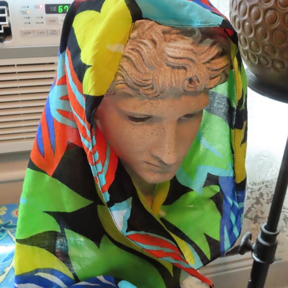 SALDARINI MADE IN ITALY SCARF - Picture 1 of 8